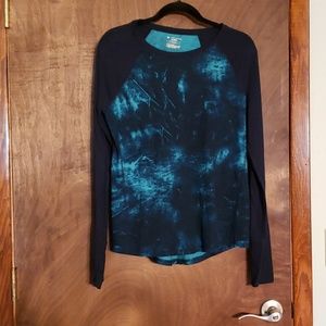 2 long sleeve athletic tops